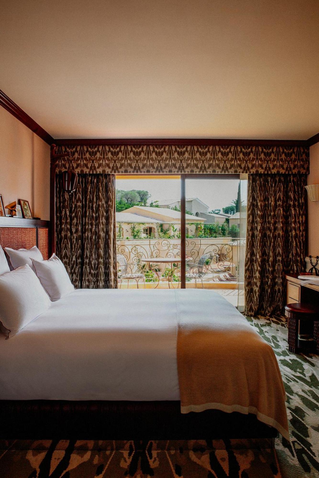 Candille Hotel
